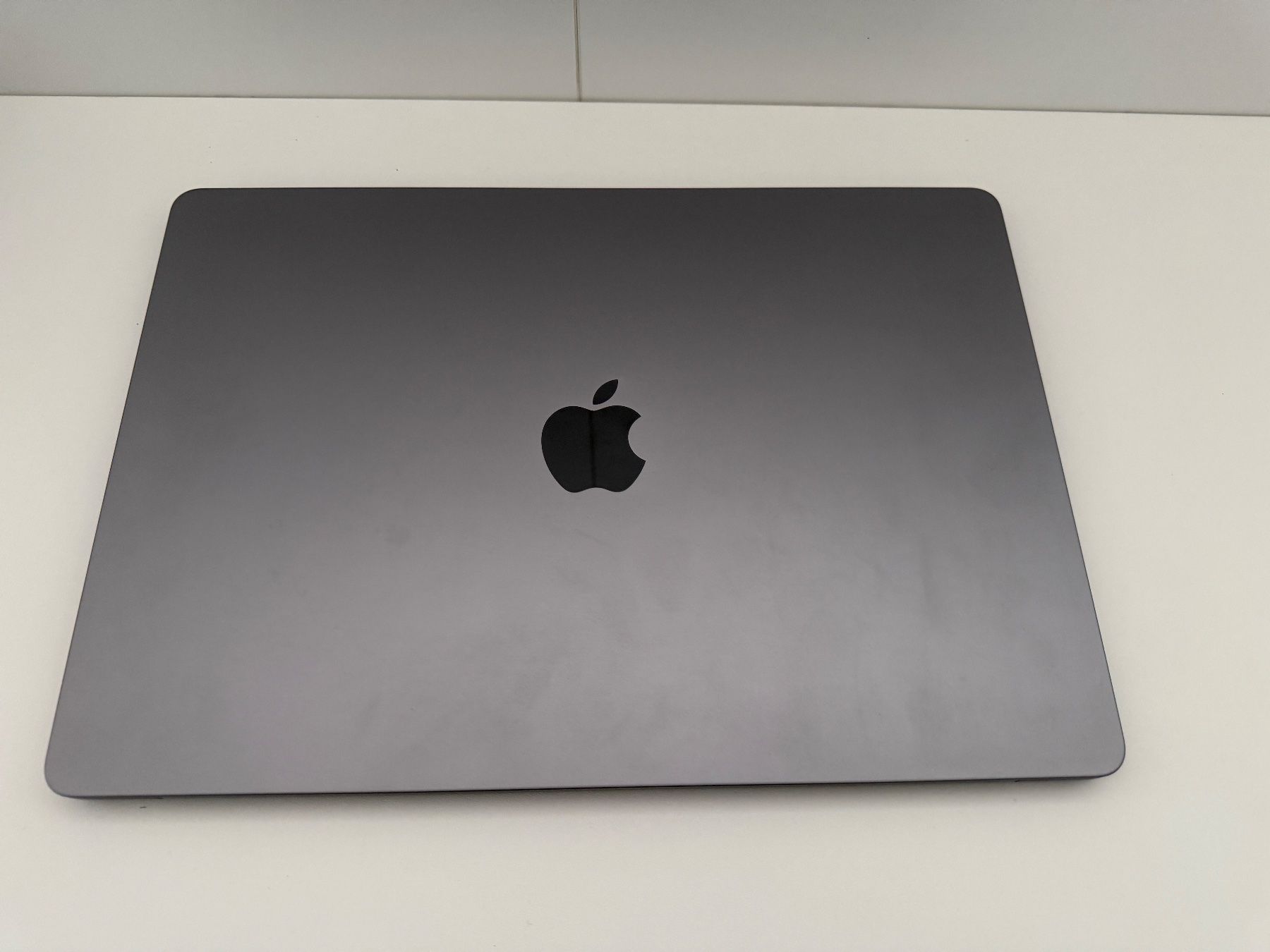 Apple Notebook: Praktisch neues MacBook Air 15.3" – Usato da Unterägeri venduto da tho_95zn