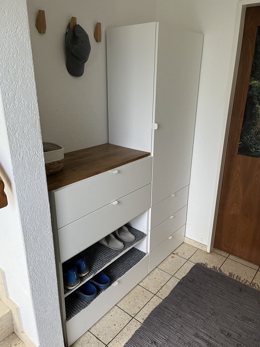 Ikea Porte manteau: Garderobe mit Schuhschrank und Schubladen – D'occasion à Bärschwil par Neo_777
