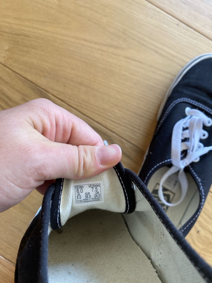 Vans Chaussures femmes: Vans Authentic schwarz – D'occasion à Schleitheim par Preja 4