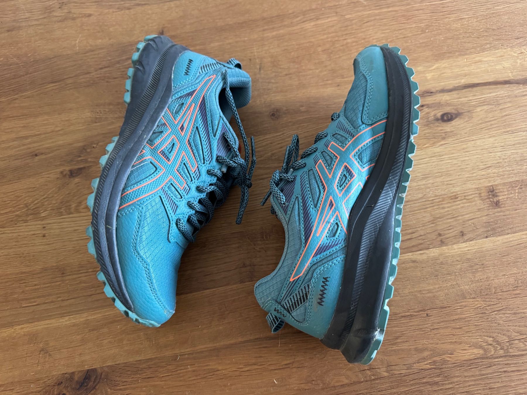 Asics Scarpe da donna: Asics Laufschuhe Gr 39.5 – Usato da Frauenfeld venduto da dilili 3