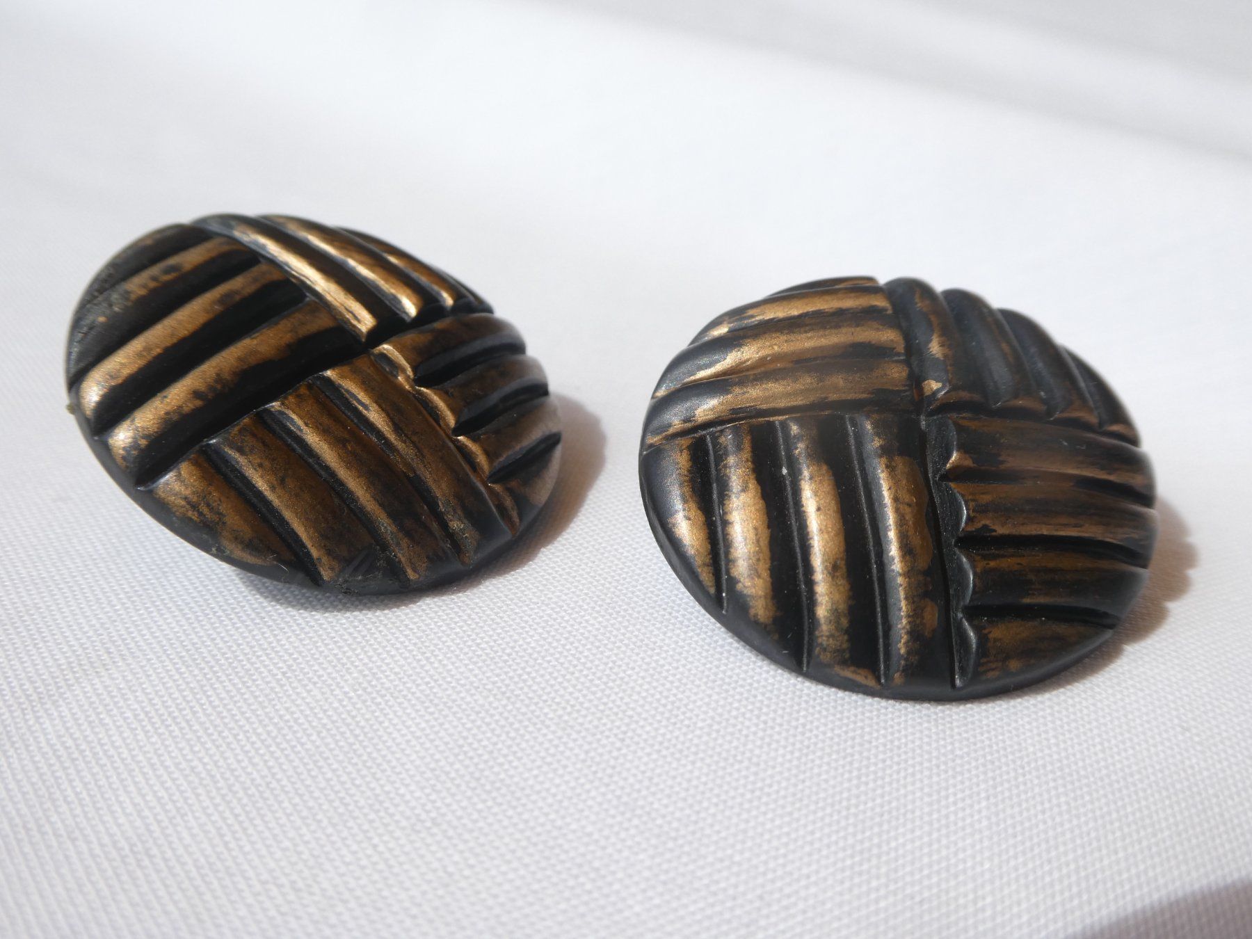 Orecchini pendenti & Orecchini a lobo: Grosse Vintage Ohrstecker, Holz, Modeschmuck – Usato da Gattikon venduto da kaandooh 1