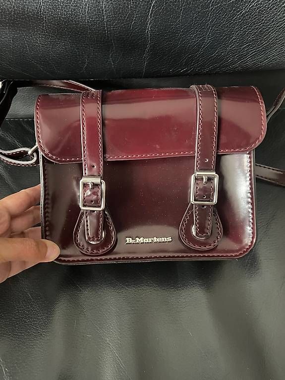 Dr. Martens Taschen: Dr. Martens Umhängetasche – Gebraucht aus Zürich von Miiau101
