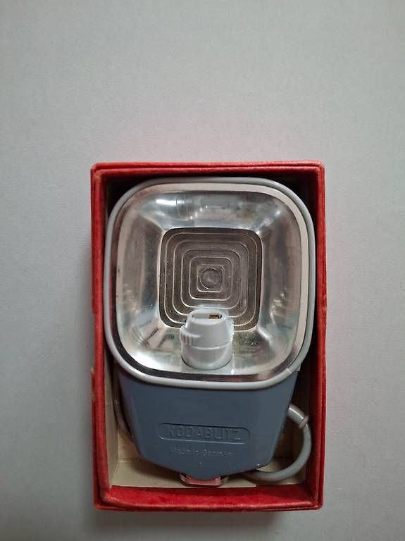 Kodak Flashs: Kodak Kodablitz Blitzgerät Vintage mit Kabel – D'occasion à Rüti ZH par Liliane_market