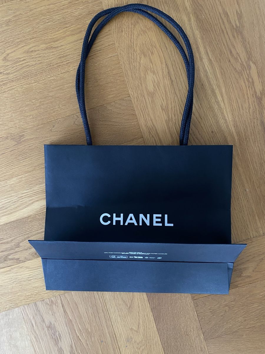 Chanel Borse: Chanel Papiertasche, Geschentasche – Usato da Zürich venduto da blancali 1
