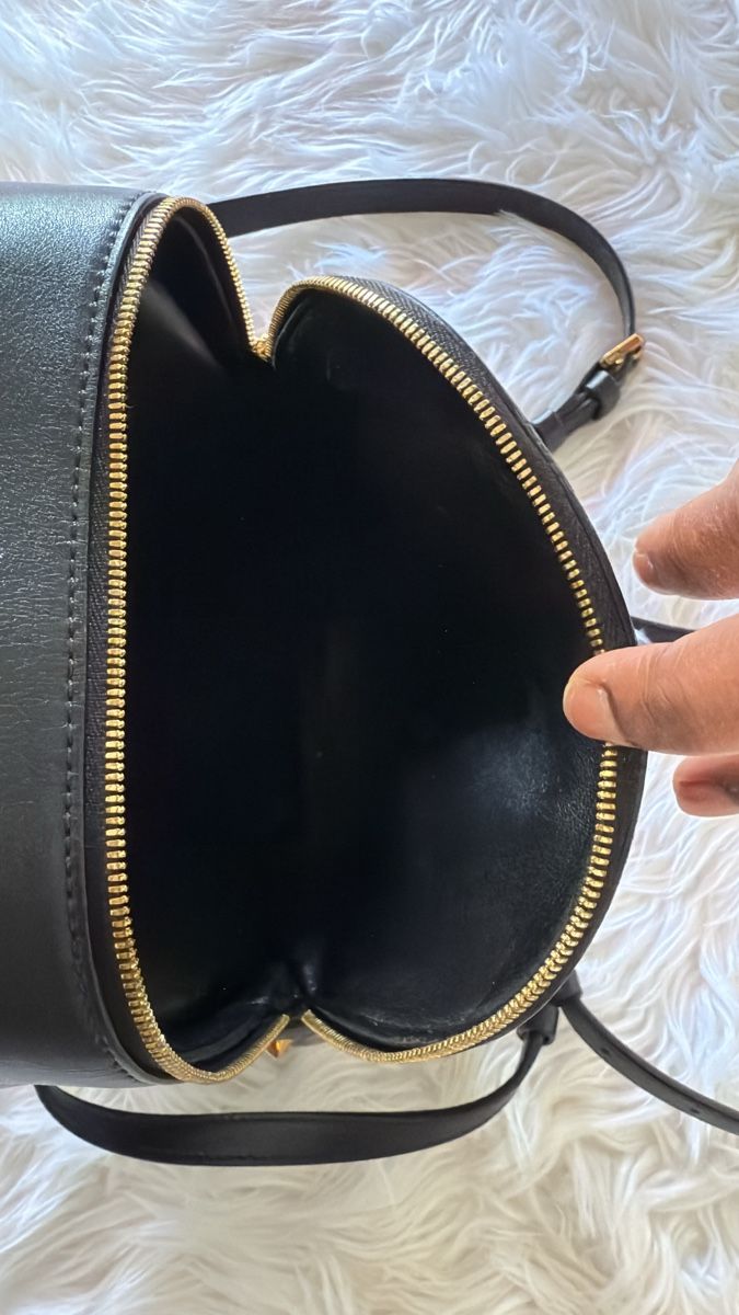 Mcm Sacs à dos: MCM Stark Rabbit Backpack Black Leather — Great Condition! 5 – Neuf (Voir description) à Versoix par pen_6hgs 2