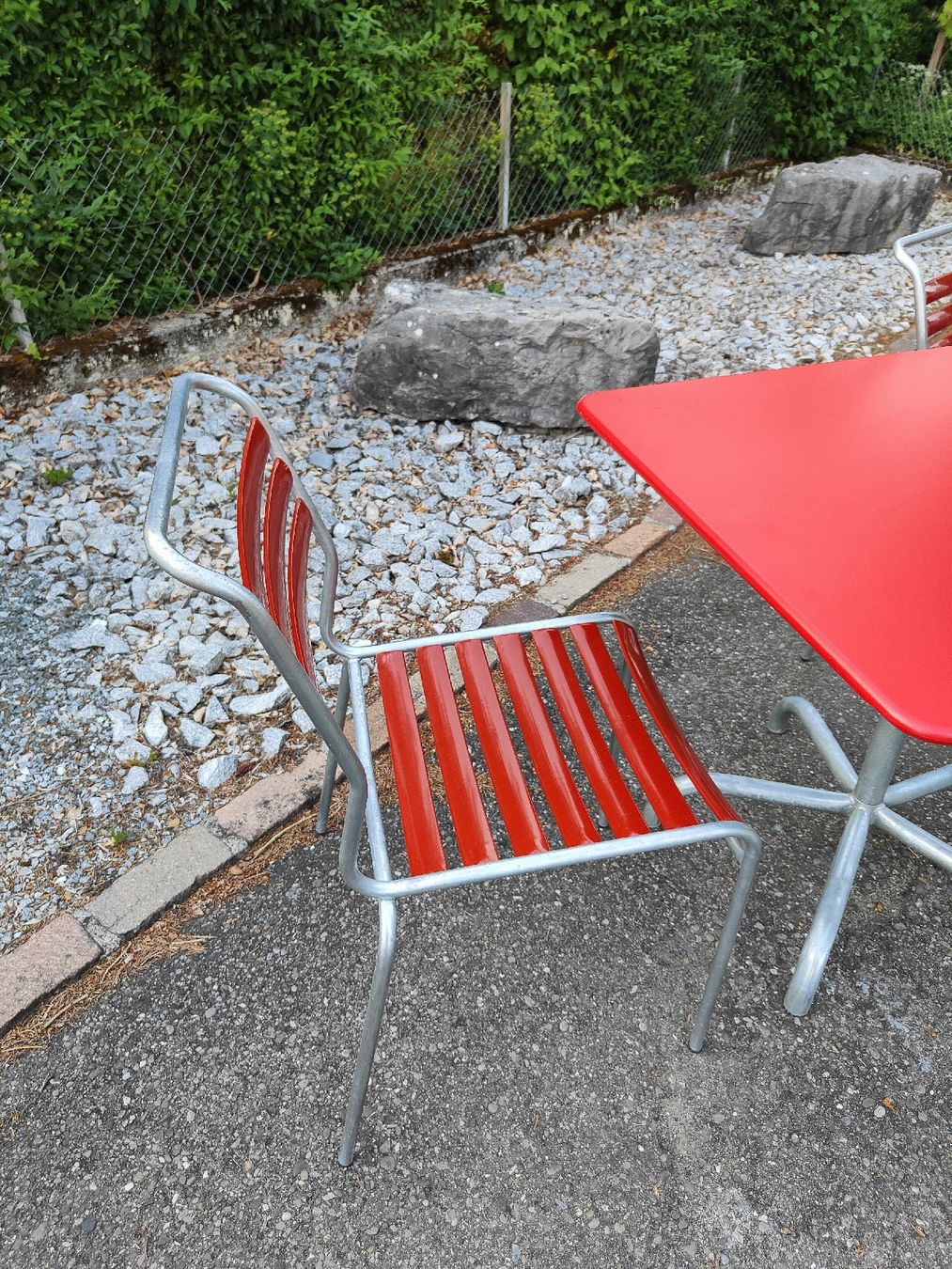 Schaffner Set di tavolo e panche: Schaffner Rigi -Tisch mit Lättlistühlen – Usato da Mellingen venduto da Artrena 6