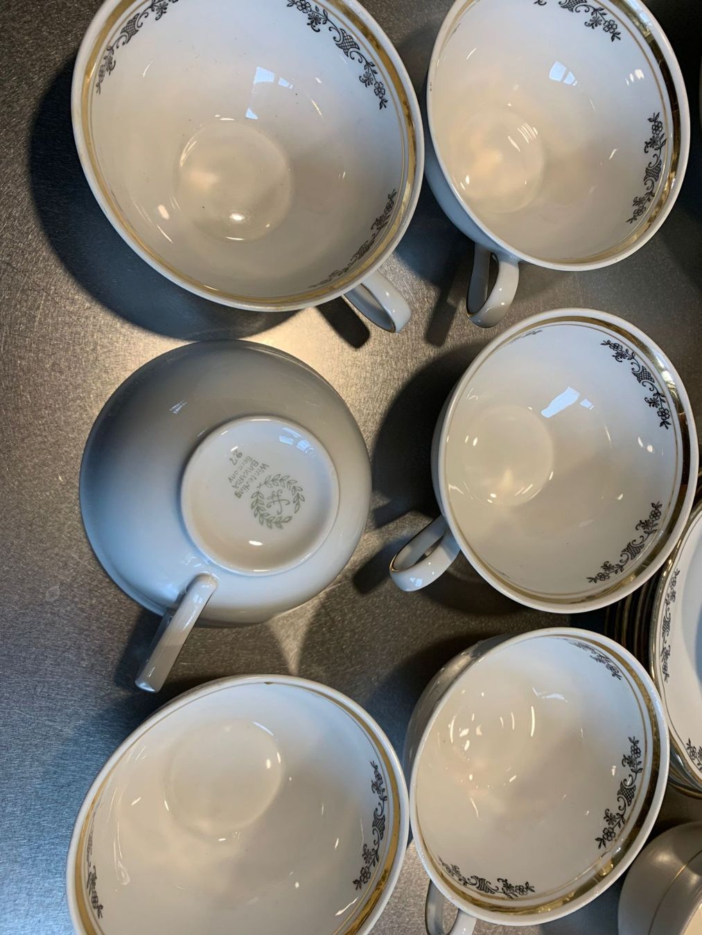 Set di piatti: Porzellan Set – Usato da Bünzen venduto da Voegi8 2