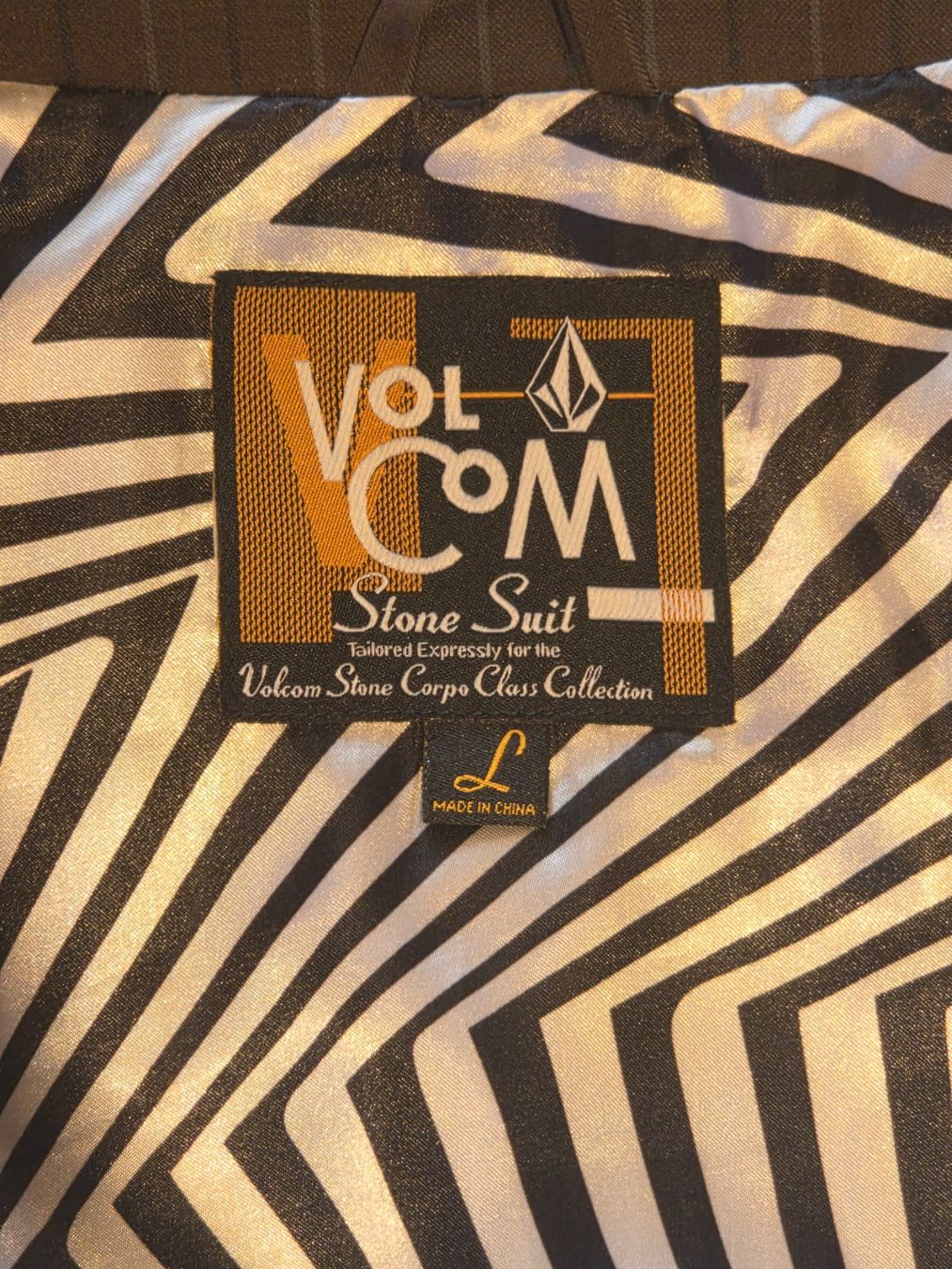 Anzüge: Volcom Herren Anzug Braun Gestreift, -Top Zust... – Gebraucht aus Richigen von Ryser88 6