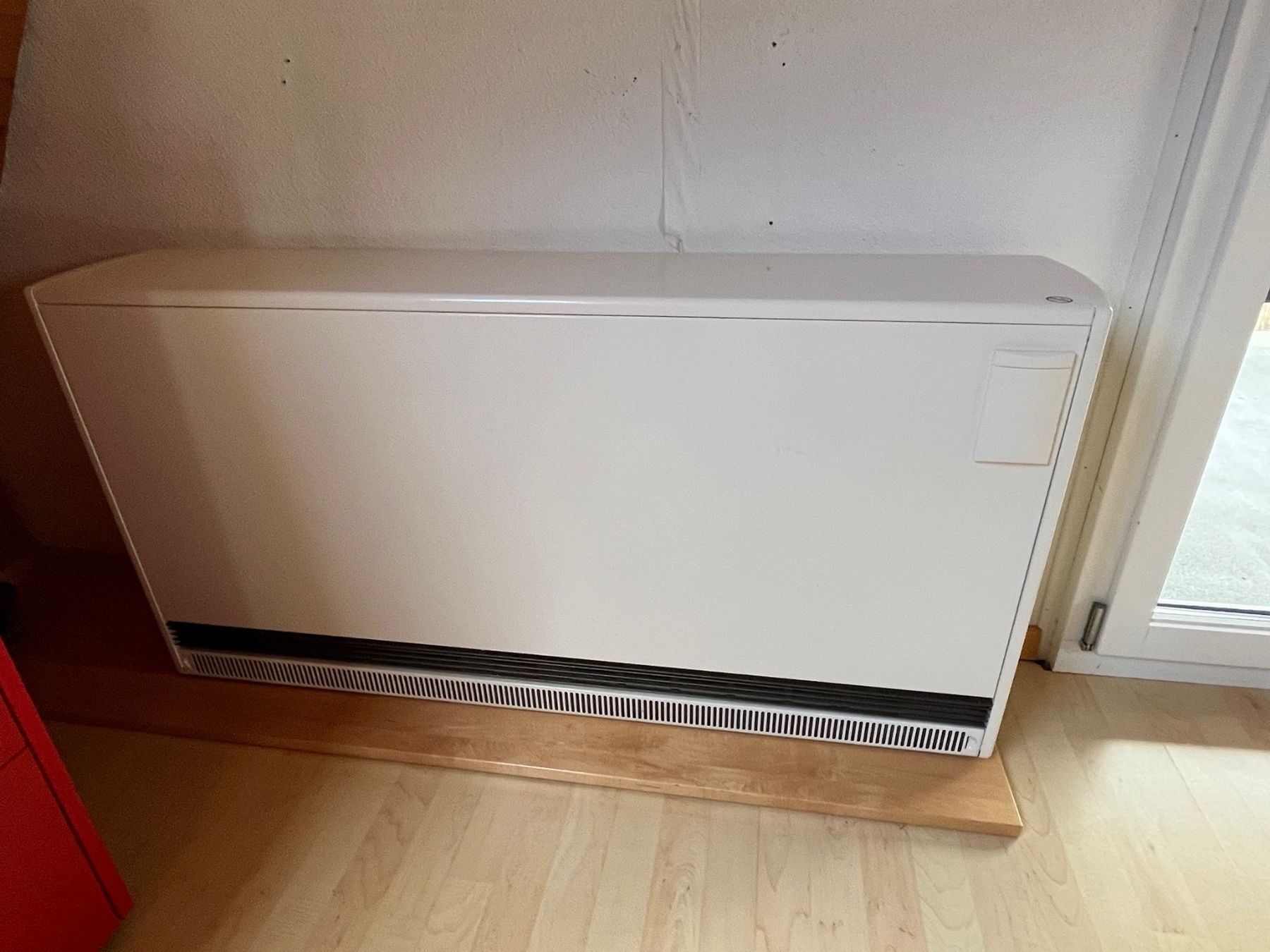 Stiebel Eltron Radiatori: Elektro - Speicher Heizgerät – Usato da Rickenbach LU venduto da bam_8j7f