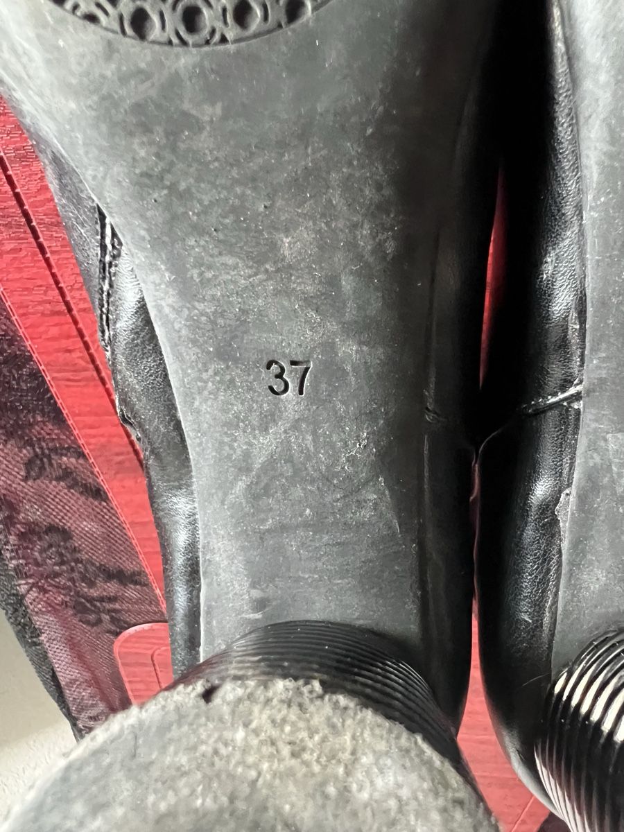 Scarpe da donna: Bottines super originales, chics noires, taille 37 – Usato da Chézard-St-Martin venduto da Cheyenne_75 3