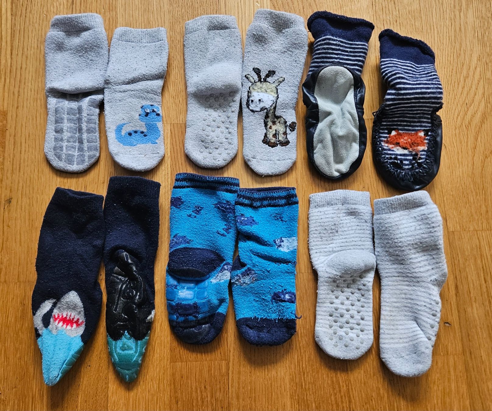 Calze per bambini: Socken Set Kind Grösse 23-26 – Usato da Utzenstorf venduto da and_c8wy