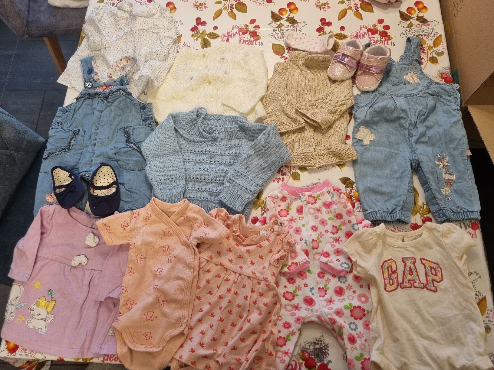 Lotti & Set di vestiti: Baby Kleiderpaket Mädchen Gr.50-56 – Usato da thalwil venduto da Raishin720 2