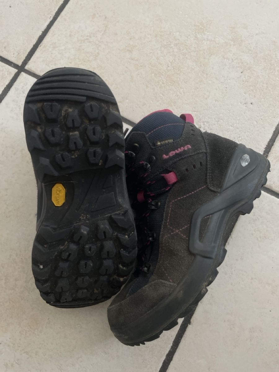 Lowa Scarpe per ragazze: Lowa Goretex Mädchen Wanderschuhe Gr.34 – Usato da Obergerlafingen venduto da cabo4 2