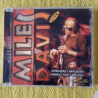 MILES DAVIS-LIVE