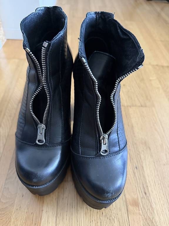 Damenschuhe: Stiefel mit Absatz – Gebraucht aus Biberist von Mar.sil 1