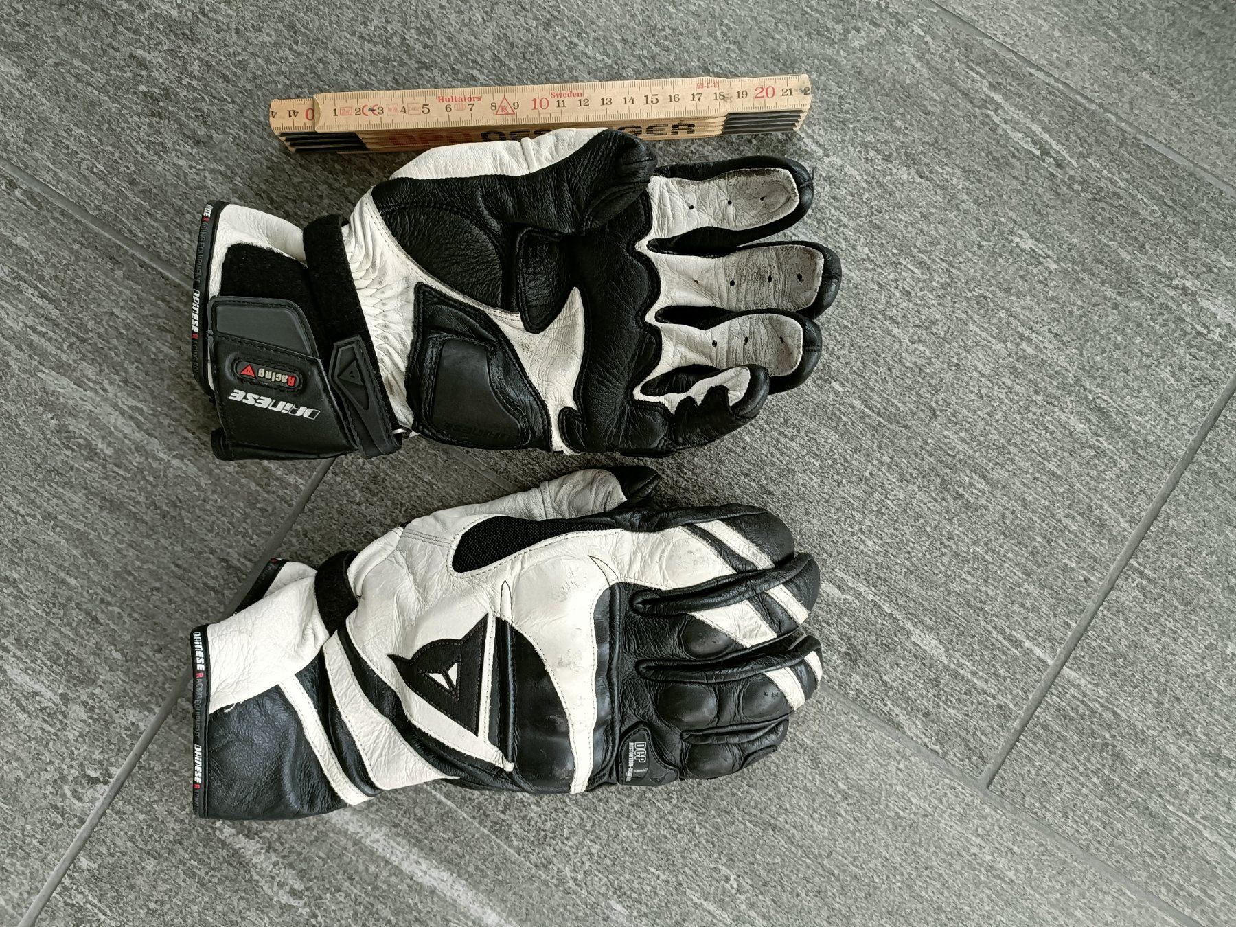 Dainese Autres accessoires hommes: Motorradhandschuhe Dainese Racing – D'occasion à Schluein par ernimichaela 1
