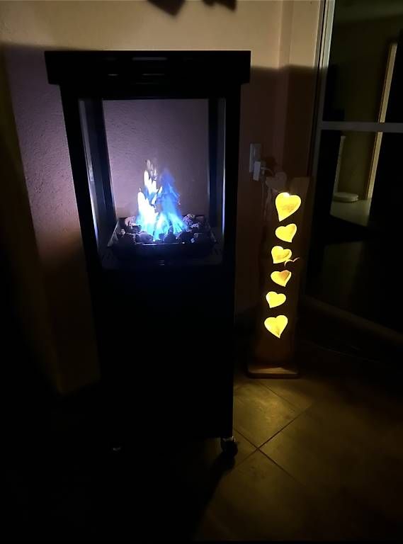 Camini: Gaskamin 6,5 kW mit Lava Steinen – Usato da Schellenberg venduto da Brigitte000 1