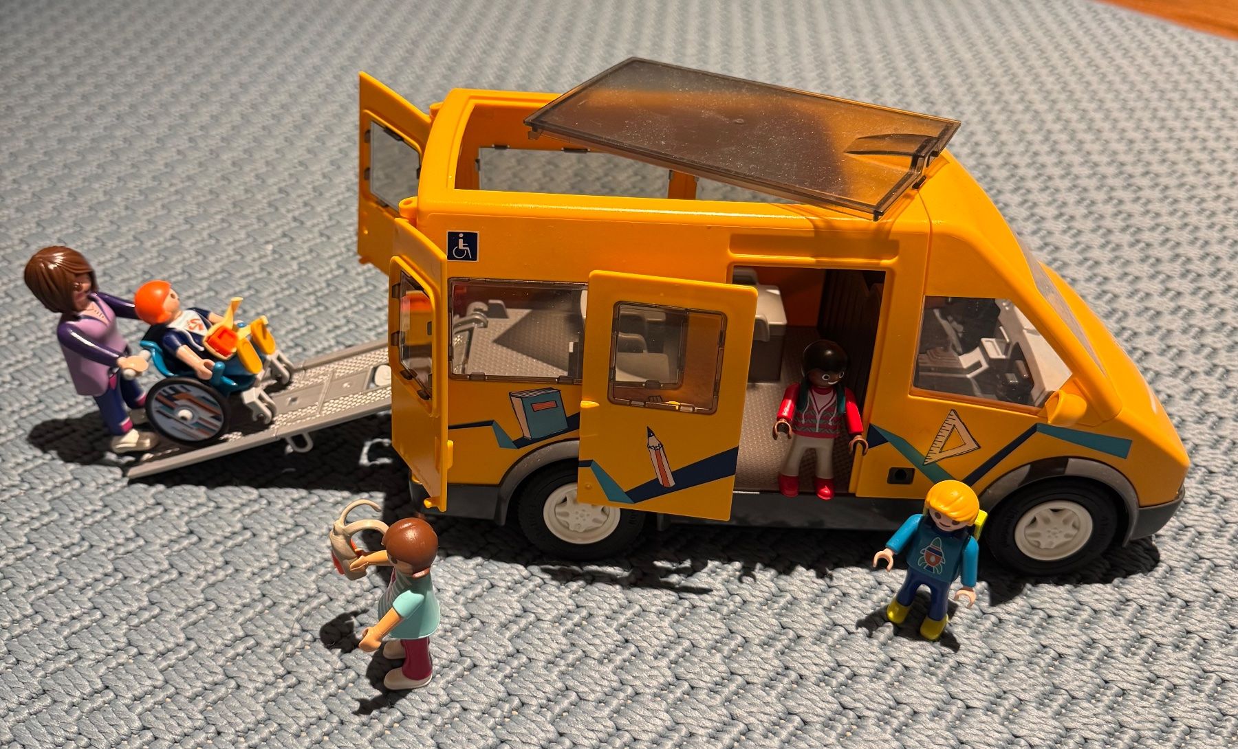 Playmobil Spielzeuge: Playmobil Schulbus 9419 – Gebraucht aus Schaan von booboo09