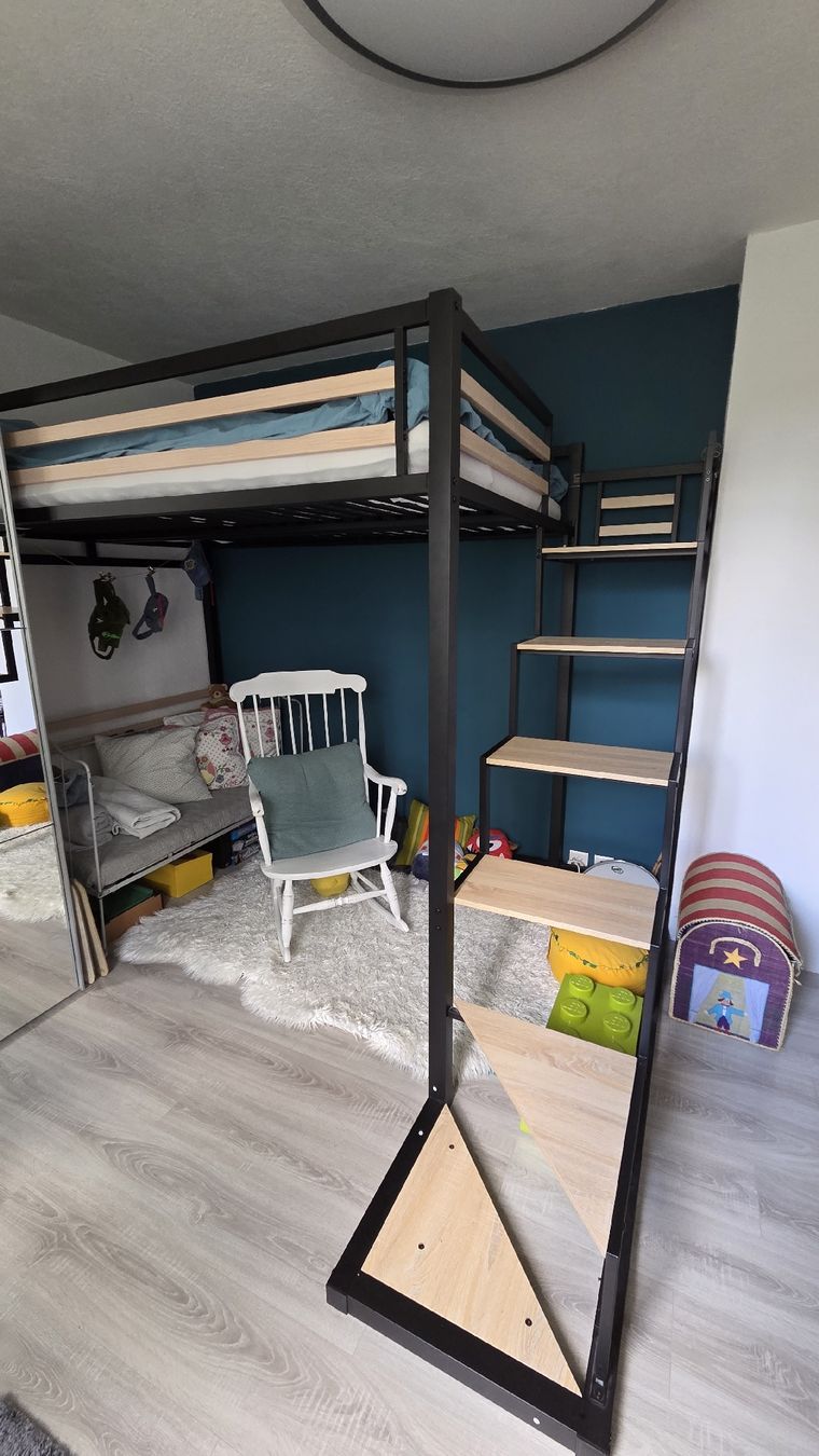 Lits: Hochbett mit Treppenaufgang – D'occasion à Winterthur par sandi99 7