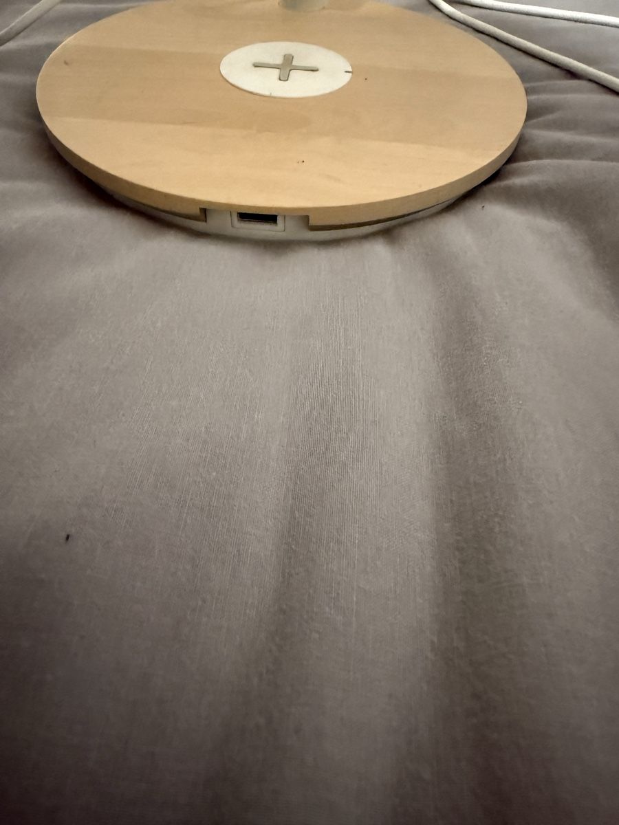Ikea Lampade: IKEA Tischlampe mit Ladefunktion und USB-A – Usato da Dottikon venduto da rentosio 2