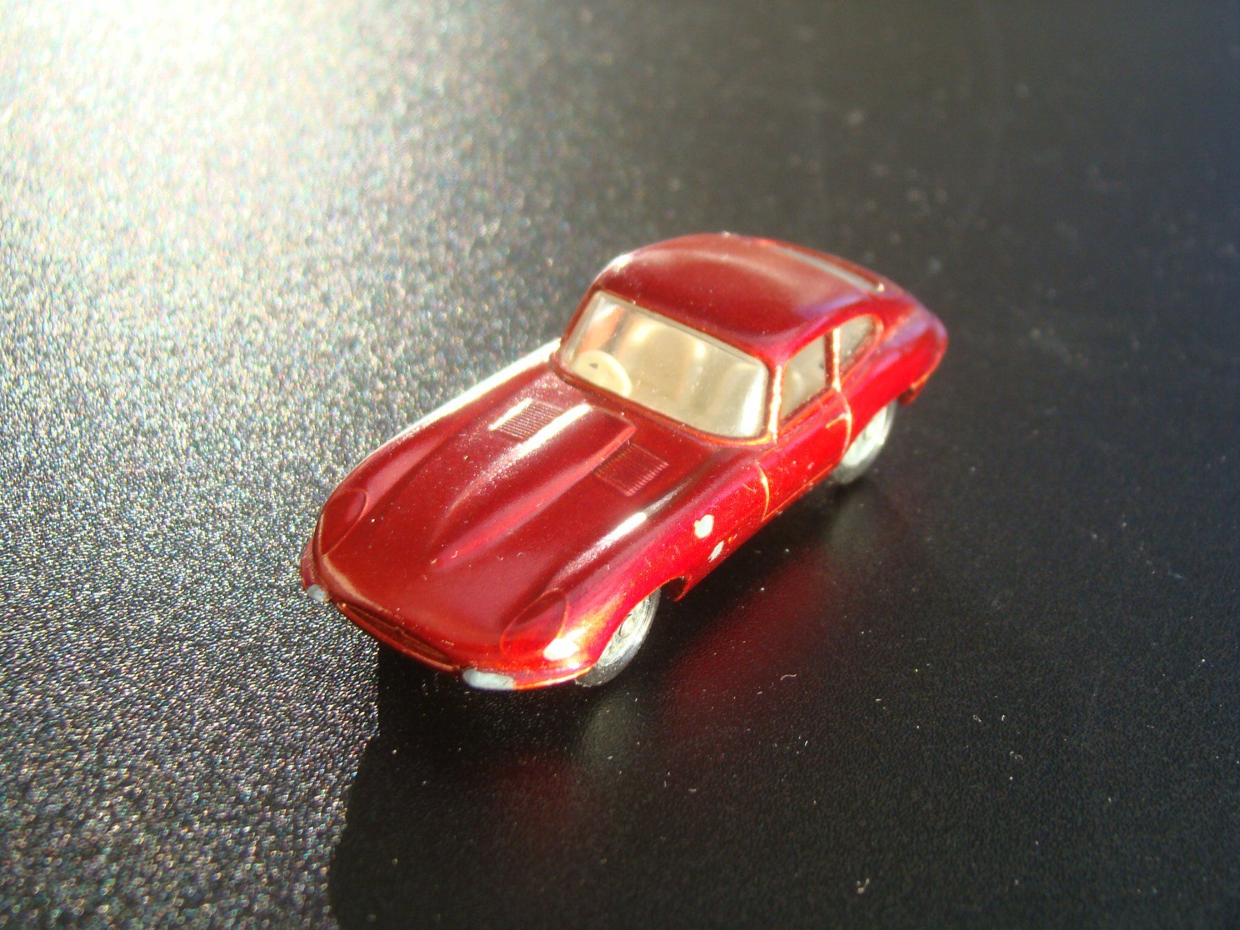 Lesney Modellini d'auto: Lesney Matchbox Series 32 Jaguar E-Type rot  alt – Usato da Walzenhausen venduto da Vanquish711 8