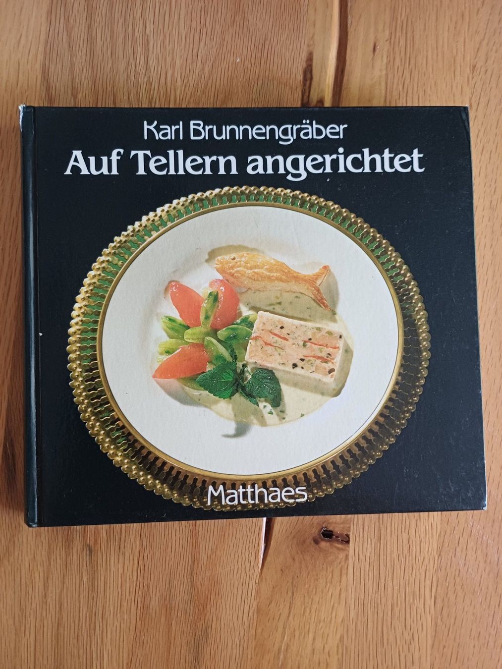 Libri: Auf Tellern angerichtet – Usato da Frick venduto da wbc