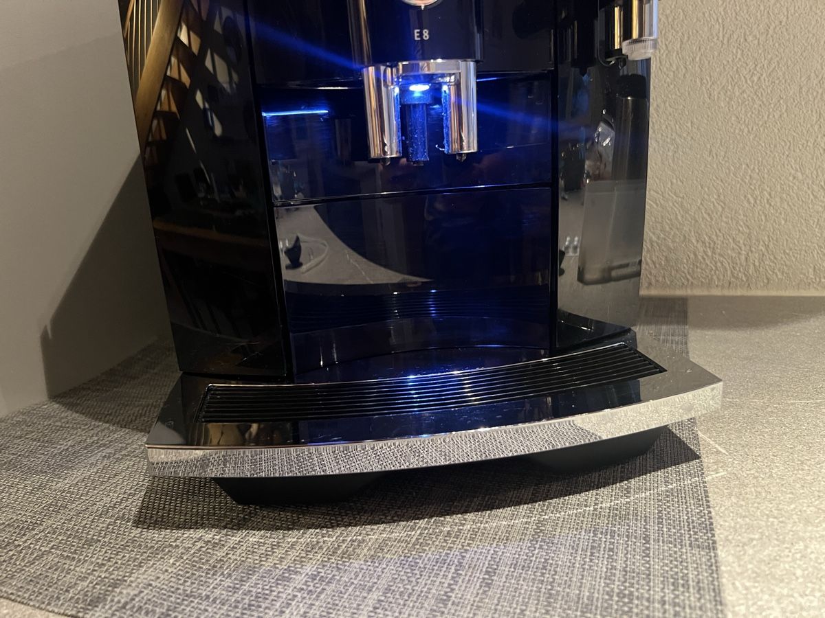 Jura Machines à café & Machines à expresso: Jura Kaffeemaschine E8 – D'occasion à Süderen par jha_5rlx 2