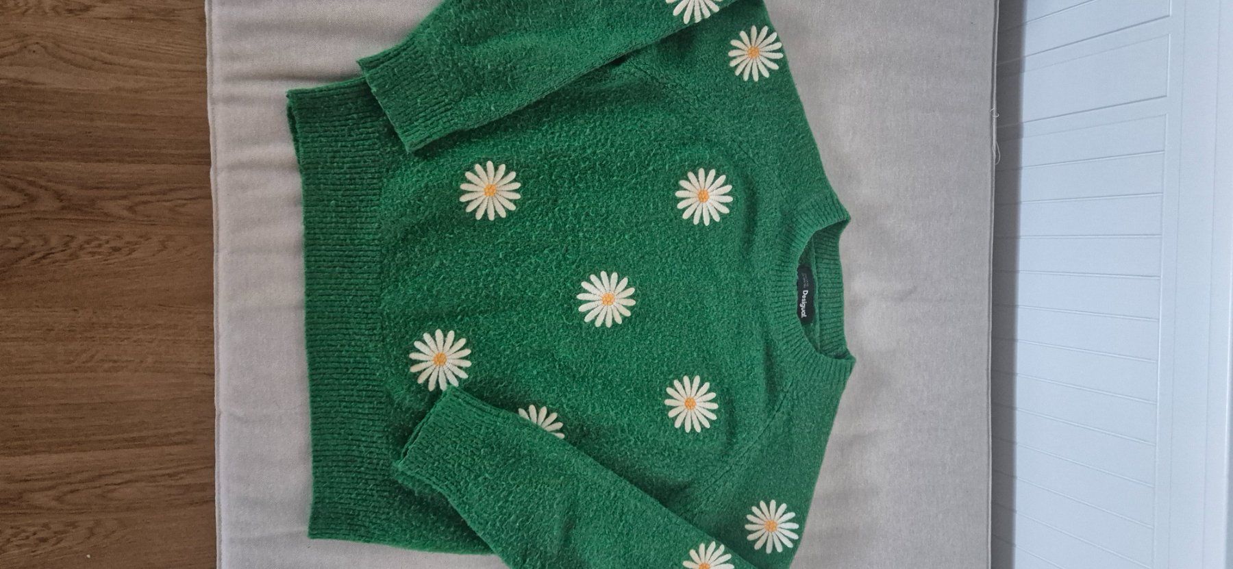 Desigual Lotti & Set di vestiti: 7 Pullover und 1 Schlafanzug Gr.134/ 152 – Usato da Wittenbach venduto da elfe77rot 3