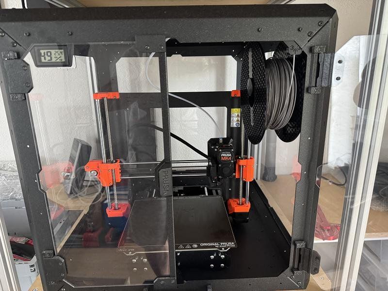 Prusa Imprimante 3D: 3D Drucker PRUSA MK4 & Enclosure – D'occasion à Arisdorf par Allej