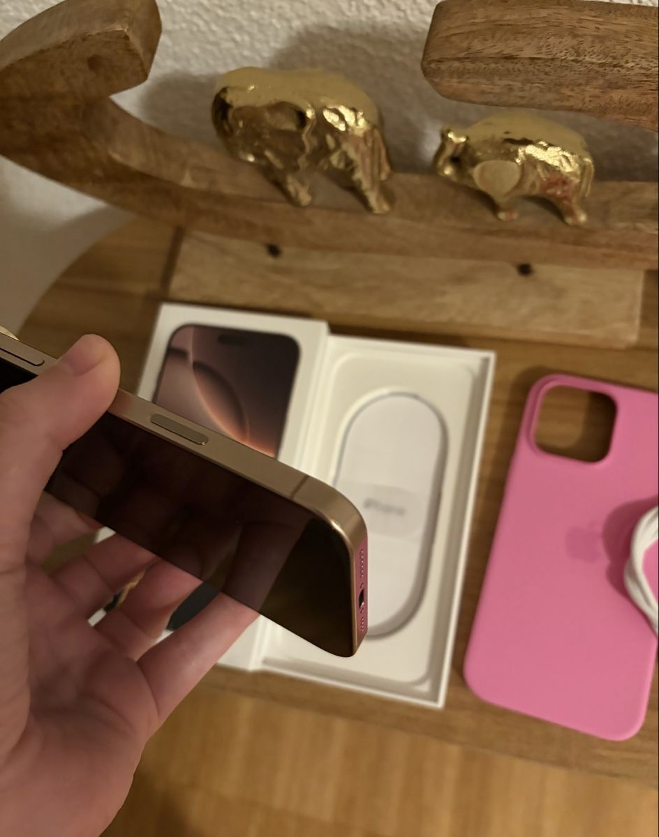 Apple Telefoni cellulari / Smartphones: iPhone 16 Pro Max Desert Titanium, 512GB – Usato da Tobel venduto da luna_980911 2