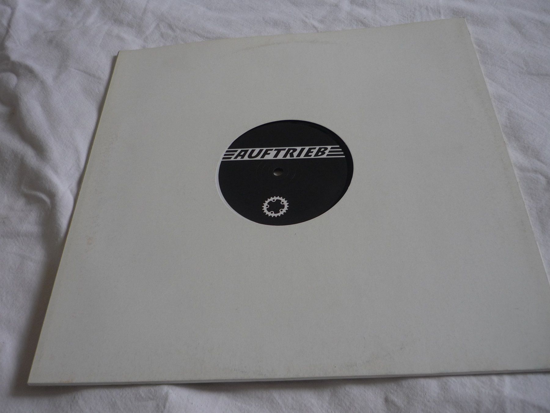 Dischi in vinile: Rare Techno Vinyl - Auftrieb Lovecore 3 - Kalk – Usato da Beringen venduto da Flatretriever