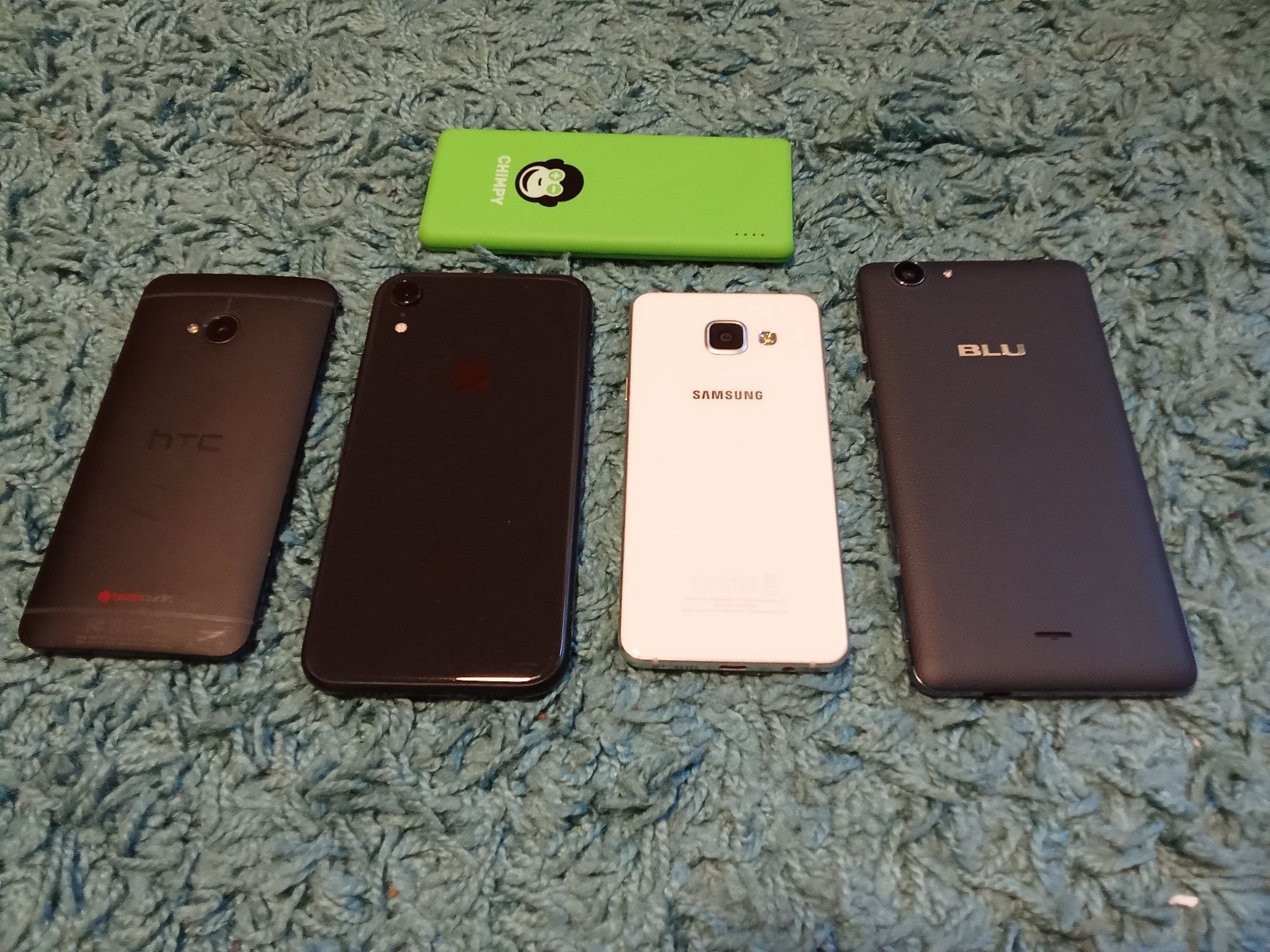 Telefoni cellulari / Smartphones: Samsung, HTC, iPhone Blu und Powerbank. – Usato da Erstfeld venduto da Tomalov 1