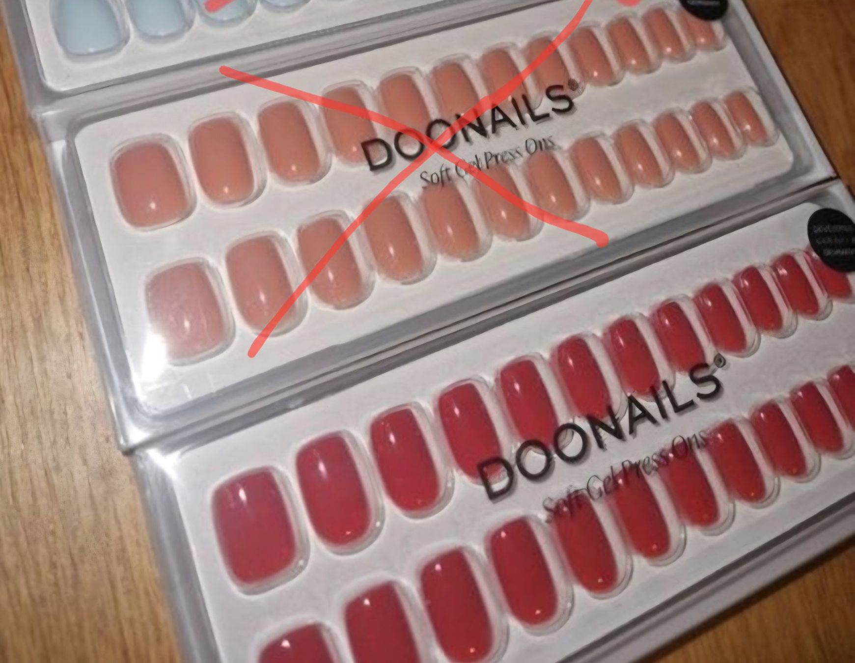 Ongles artificiels: Doonails Press on Nails in rot - ungeöffnet – Neuf (Voir description) à Fislisbach par mgr_yy8b