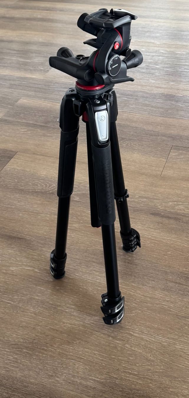 Manfrotto Stative & Köpfe: Manfrotto Stativ 055XPRO3 mit Getriebeneiger XPRO – Gebraucht aus Rothrist von 2six0
