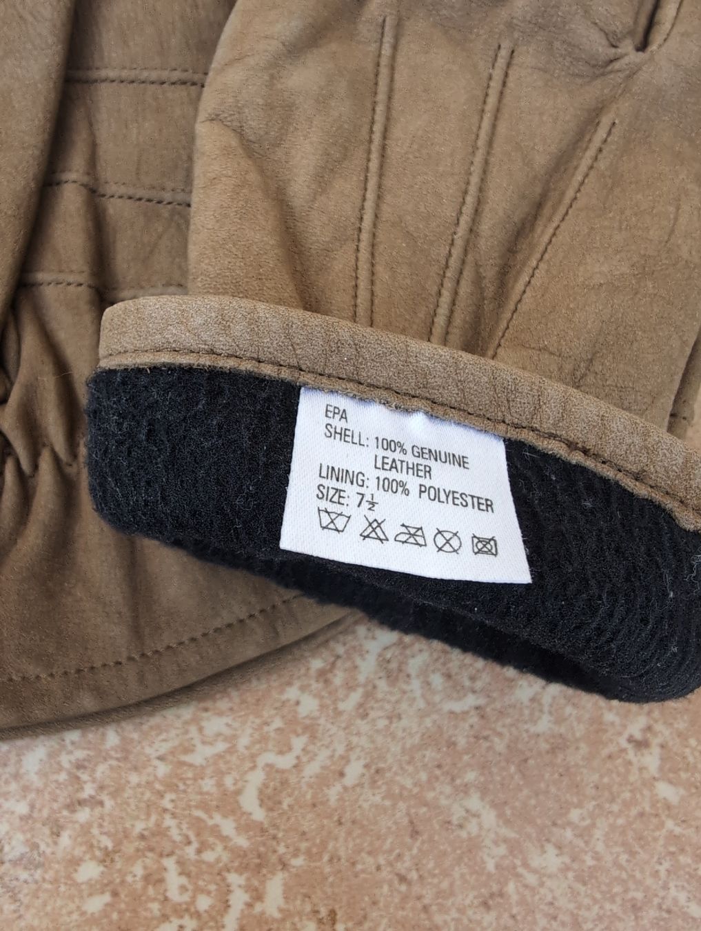 Guanti & manicotti: Warme Wildleder Handschuhe ca. Grösse 7 – Usato da Alberswil venduto da __colafroeschli__ 2