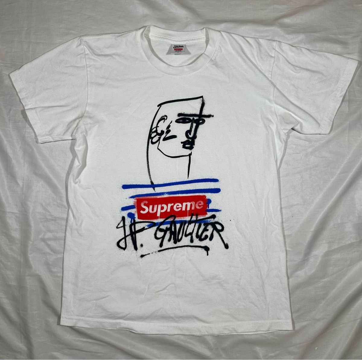Supreme T-shirts: Supreme T-shirt  – D'occasion à Pfäffikon ZH par Nataliia.