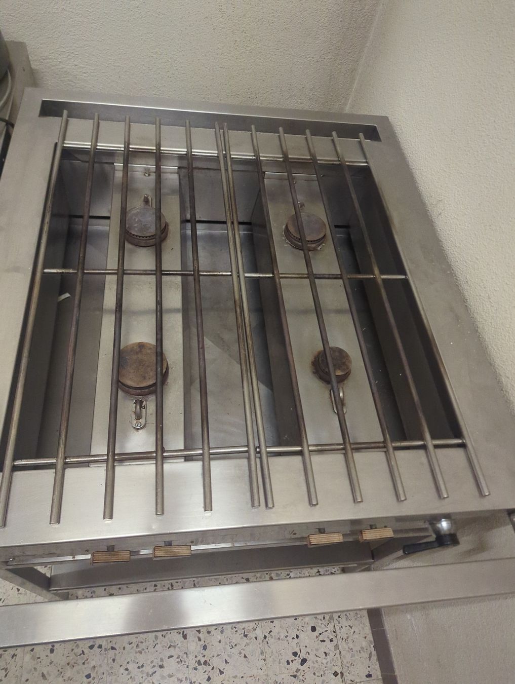 Griglie: gas grill – Usato da Biberist venduto da Naitsabbastian 1