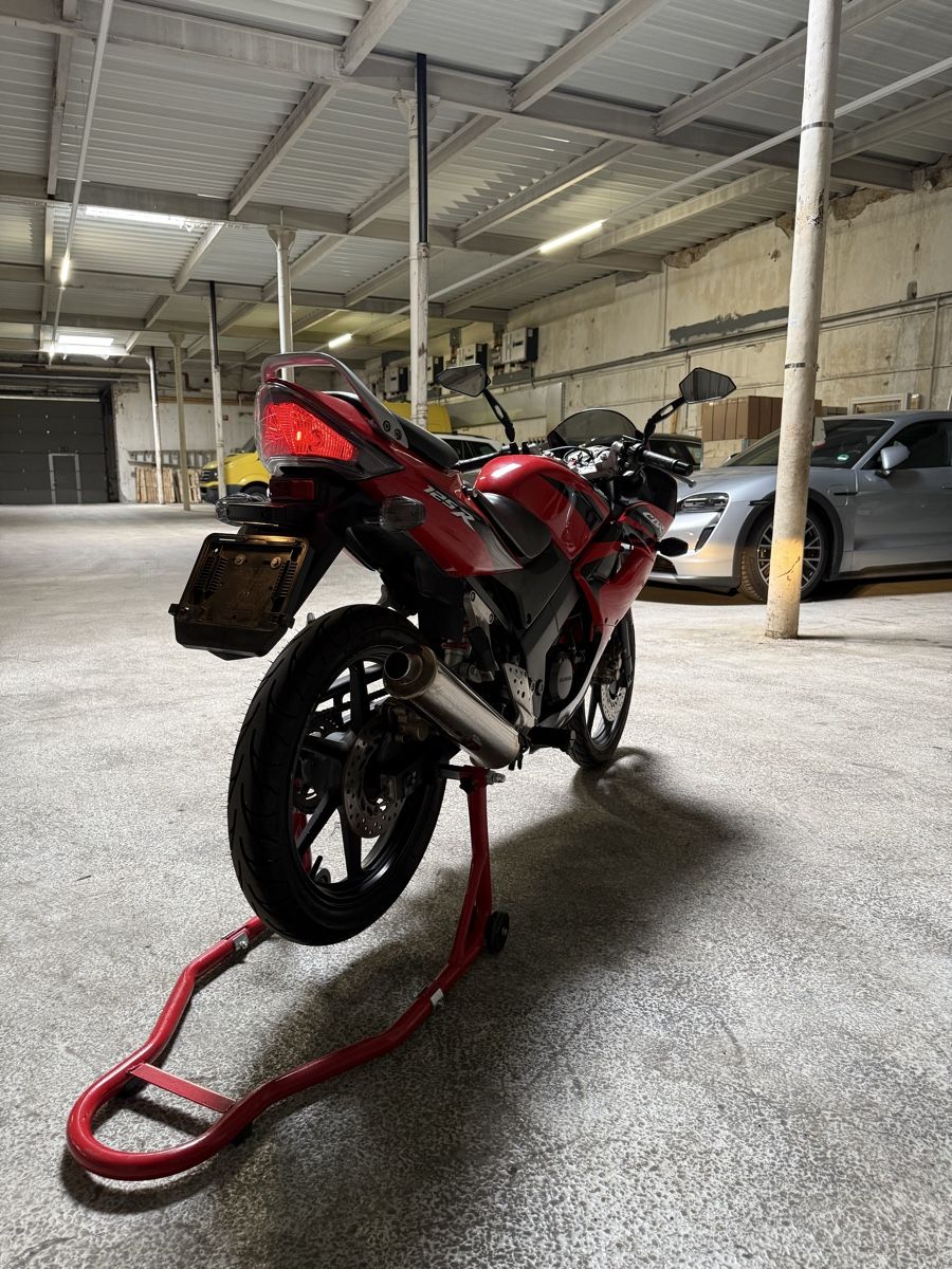 Honda Strada: Honda CBR 125R – Usato da Gretzenbach venduto da R12S50 2