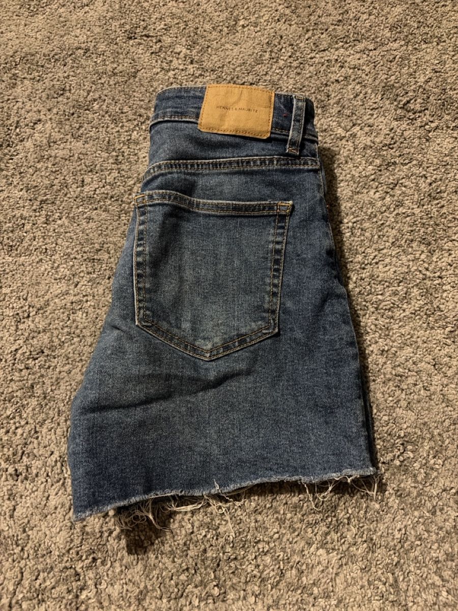 H&M Jeans: H&M Shorts – Neu (gemäss Beschreibung) aus Münchenstein von ArleneLM 1