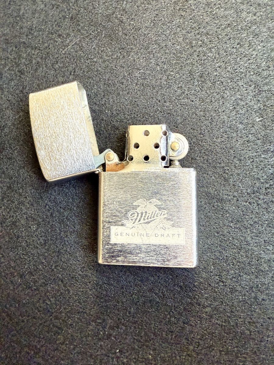 Zippo Accendini: Vintage Zippo Miller Genuine Draft – Usato da Schattenhalb venduto da Oodaaq 3
