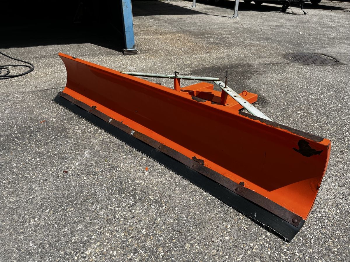 Sgombero neve: Schneepflug für Stapler – Usato da grosswangen venduto da Poliniman0 1