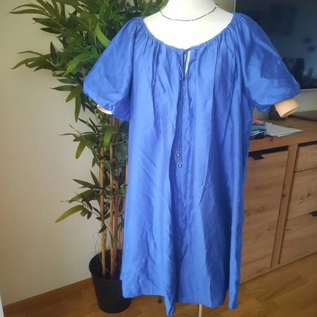 H&M Kleid blau Grösse L kurze Aermel neu