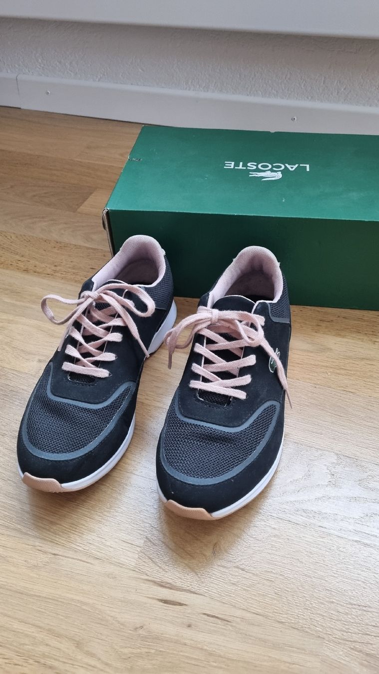 Damenschuhe: Lacoste Schuhe, neuwertig, Grösse 38 – Neu (gemäss Beschreibung) aus Huttwil von c0lada