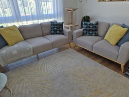 Sofa Set hellgrau 2-teilig mit Gebrauchsspuren stoff