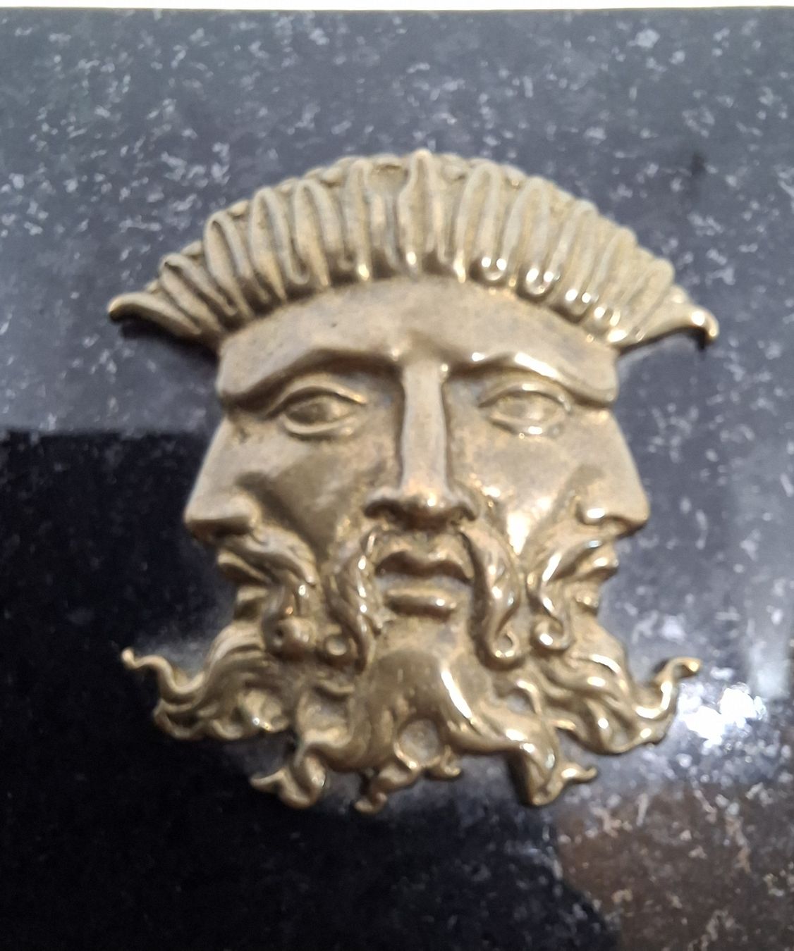 Tutte le decorazioni:  Briefbeschwerer, mit Janus-Motiv  – Usato da Ipsach venduto da jpbo 3