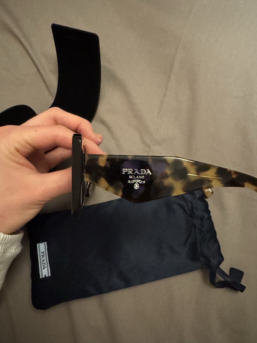 Prada Brillen & Gläser: Prada Sonnebrille – Neu (gemäss Beschreibung) aus Allschwil von sim_p7pm 1