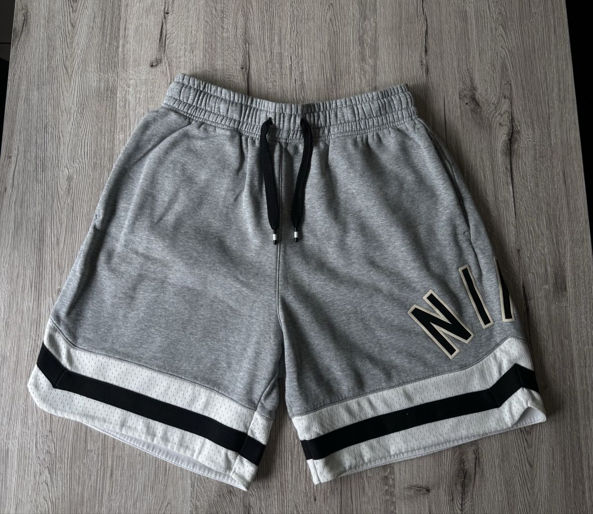 Nike Hosen: Nike Shorts – Gebraucht aus Villmergen von van_xv9t