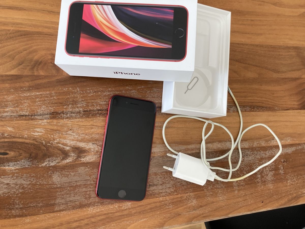Apple Telefoni cellulari / Smartphones: Apple iPhone SE 2020 (2. Gen.) 64GB Rot – Usato da Rüegsauschachen venduto da maetsch
