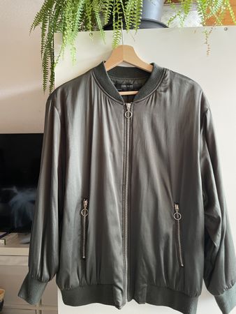 Übergangsjacke Gr. S Zara, Olivegrün
