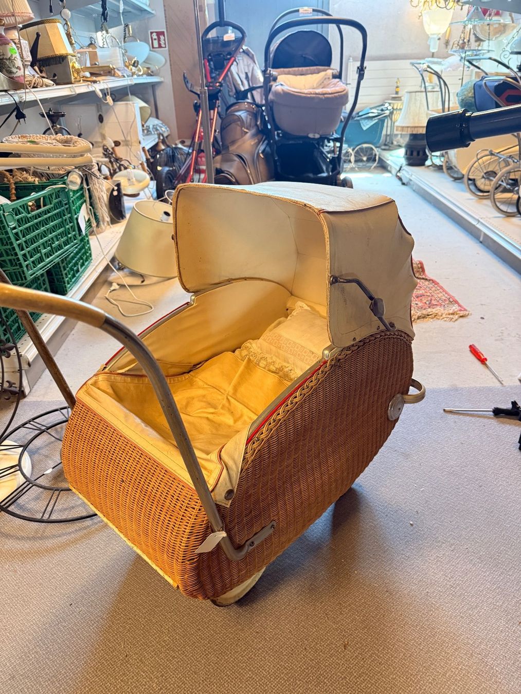 Carrozzine: Poussette ancienne 3, vintage – Usato da St-Maurice venduto da antikdestok 3